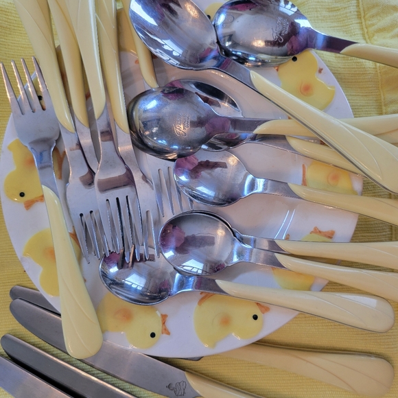 Fiesta Yellow Swirl Flatware 18pcs ~ Retired Item & Color ~ Fiestaware ~ Post-86 - Picture 4 of 16